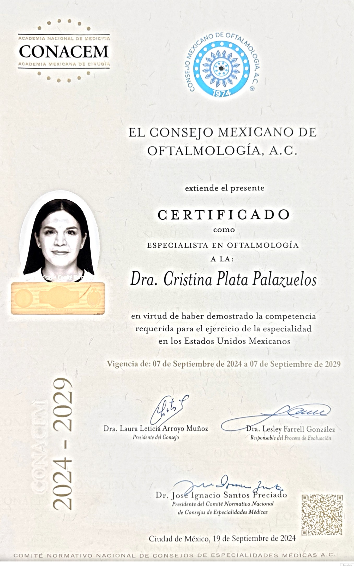 Certificate as Ophthalmology Specialist — Consejo Mexicano de Oftalmología, A.C. (Mexican Board of Ophthalmology), Dr. Cristina Plata Palazuelos.